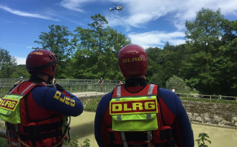 Strömungsretter der DLRG im Einsatz | Symbolbild