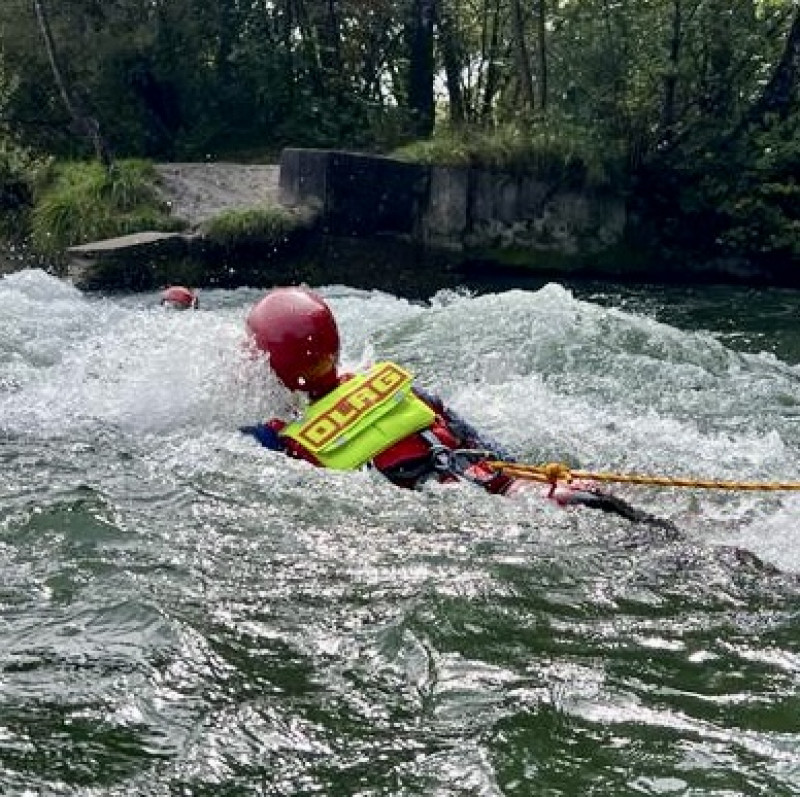 DLRG-Strömungsretter im Einsatz (Symbolbild)