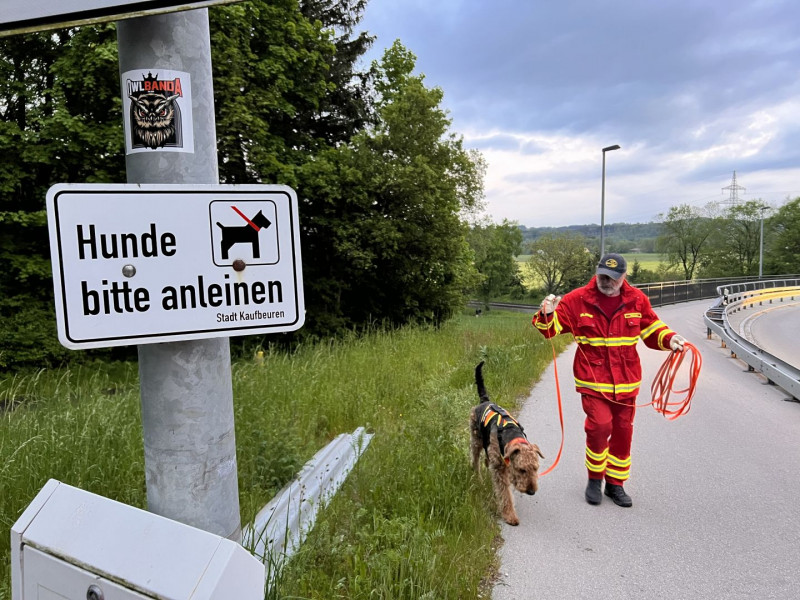 Hundeführer Willi mit Hund Illo